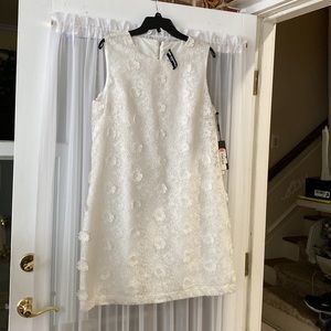 Karl Lagerfeld 16 Reg white flowered summer dress light in material zip up back